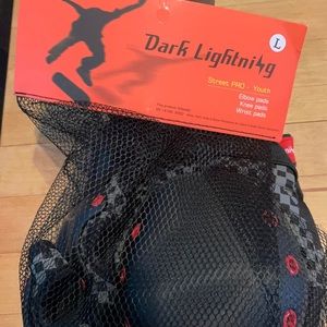 Dark Lightning Street Pro Pad Set,Size L Adult. Black/Checkered/Orange Details.